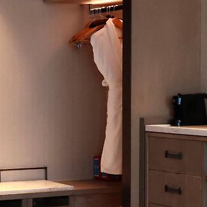 Deluxe Upper Floors King Room
